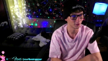 Anotherskinnyboy  06-11-2021 video tall